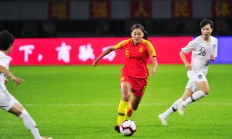 开云体育网站-包含中国女足运动员在比赛中全力以赴，取得胜利的词条