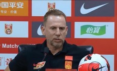 开云体育官网-爵士队主帅赛后表现不满，队员需全力以赴