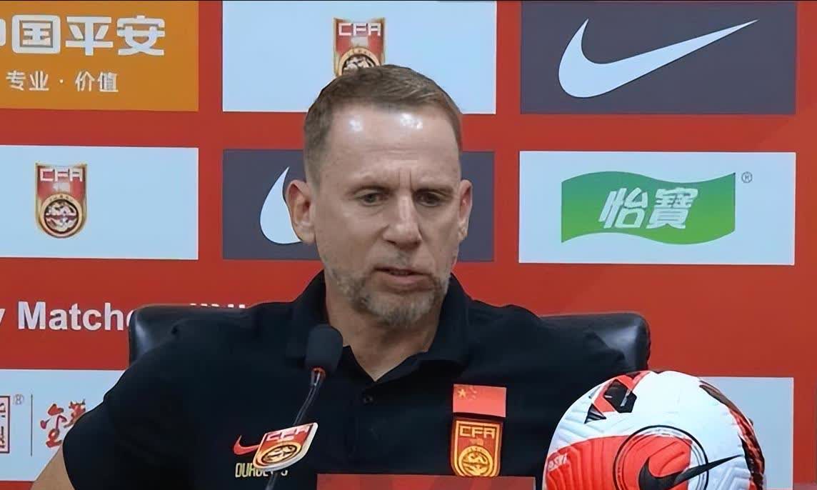 爵士队主帅赛后表现不满，队员需全力以赴