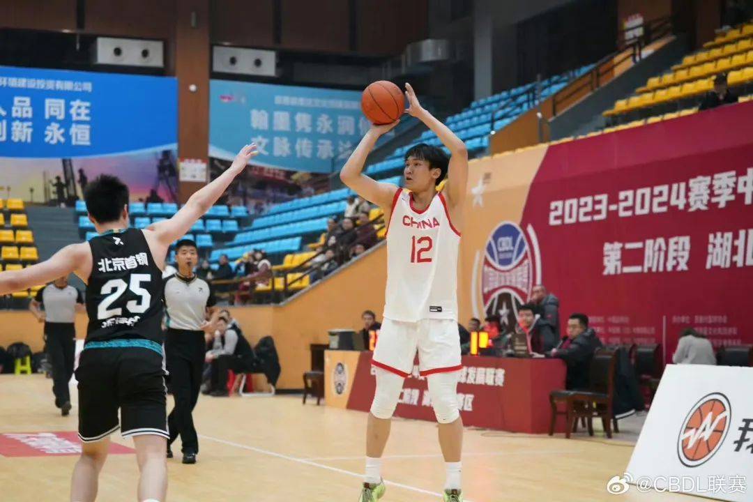 广州男篮官宣：北大男篮球员管子煜加盟广州队的简单介绍