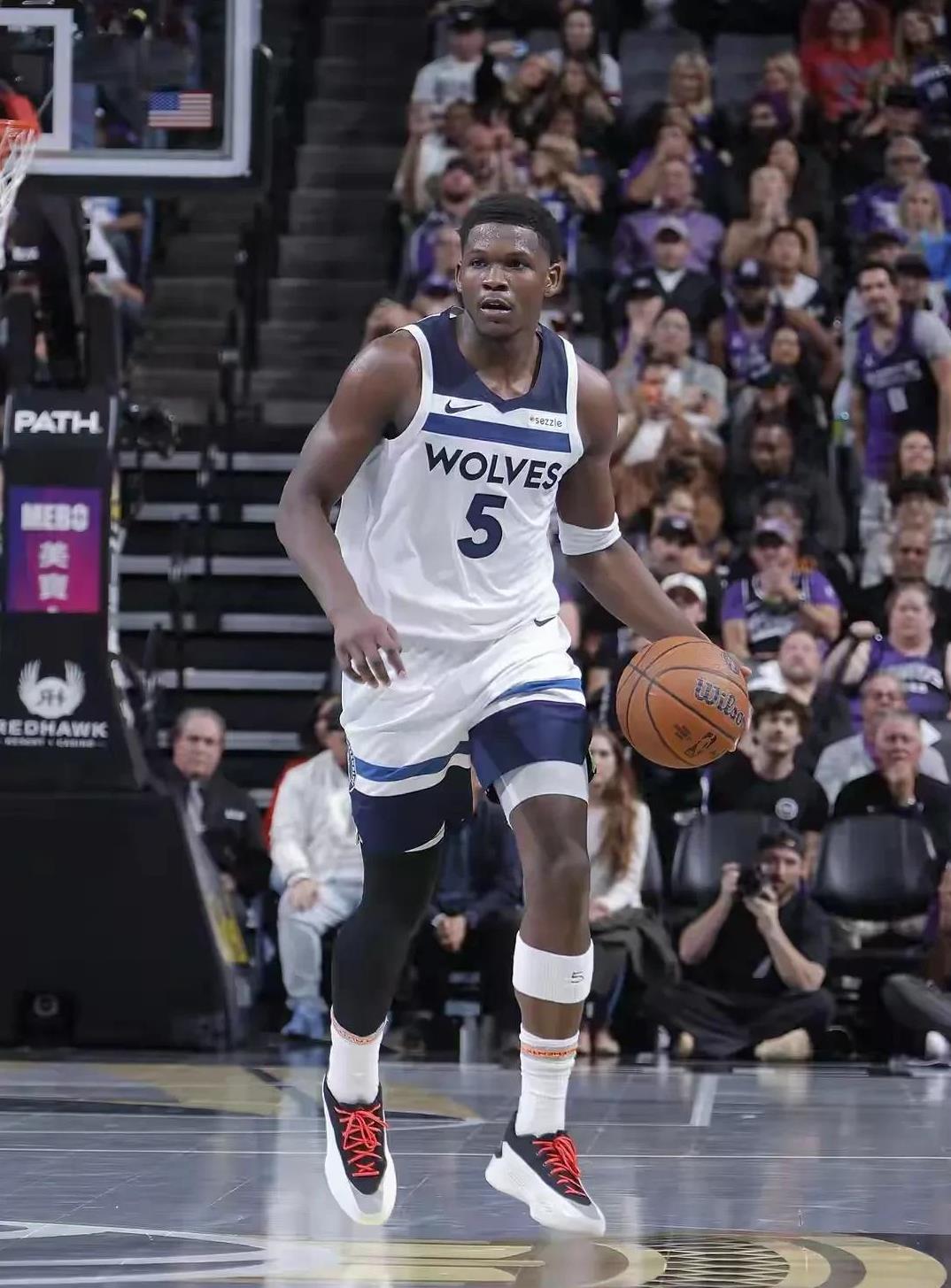 北美6大体育联盟最高薪:亚历山大7130万WNBA25.2万的简单介绍