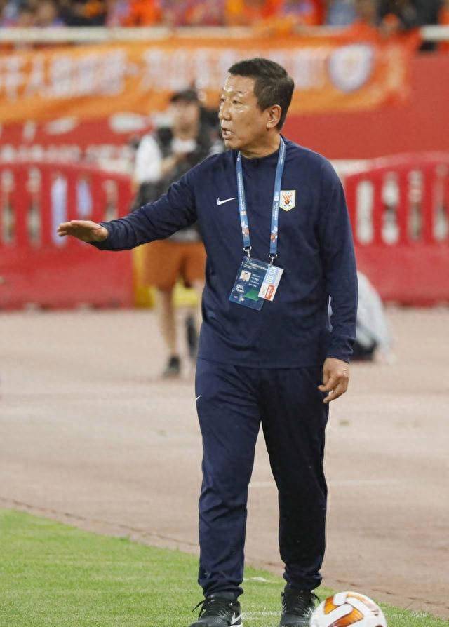 阿尔希拉尔冲击季军，年轻球员表现亮眼(阿尔达希尔有多厉害)