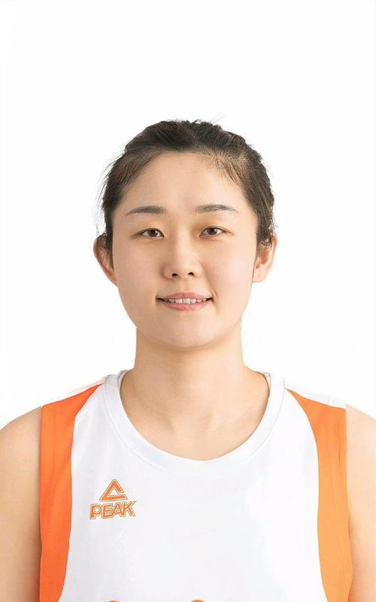 中国女篮平均年龄25.4岁选材着眼于洛杉矶奥运会的简单介绍