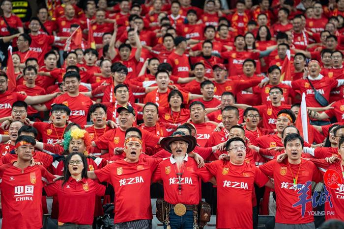 关于精彩瞬间回放，赛事风潮席卷全球球迷的信息