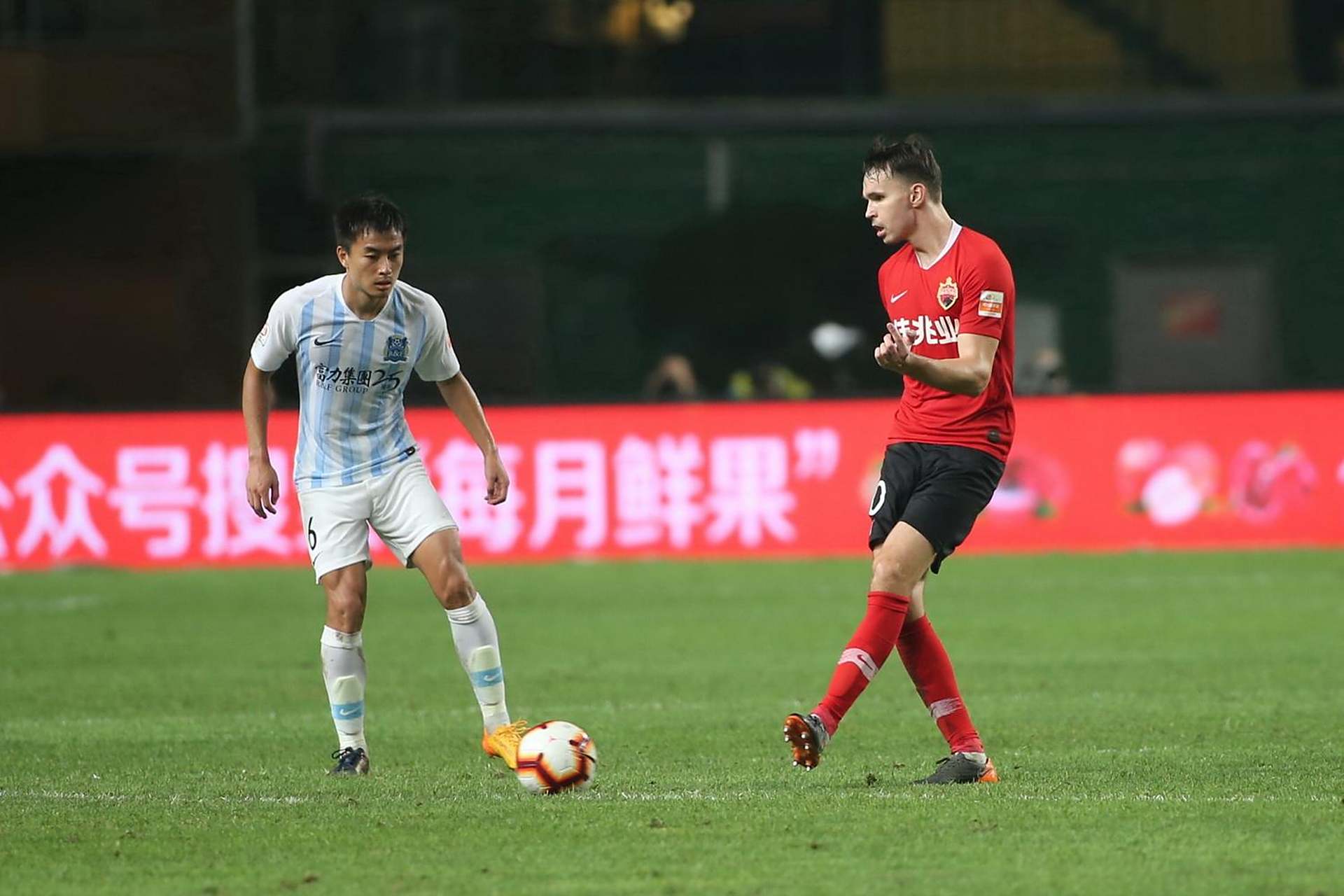 国内球员抢眼发挥，欧美外援黯然无光(欧洲篮球外援)